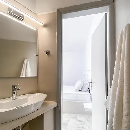 Lulu - Self Catering * Μονεμβασιά