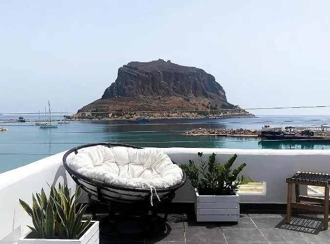 Lulu - Self Catering Monemvasía