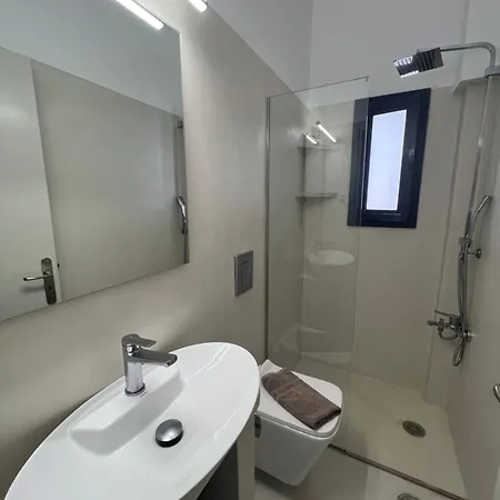 Lulu - Self Catering Monemvasía