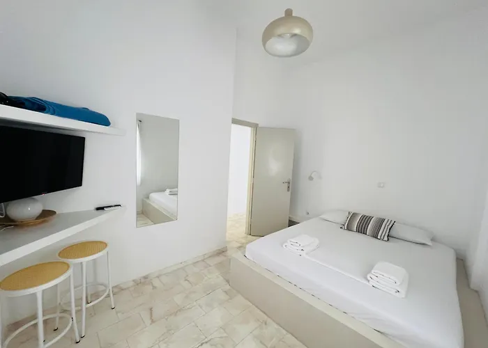 Lulu - Self Catering Monemvasía