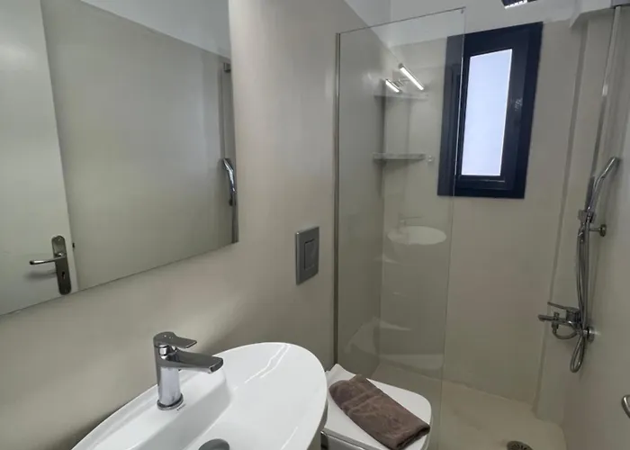 Lulu - Self Catering Monemvasía